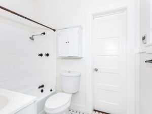 JILL &  JACK BATHROOM1